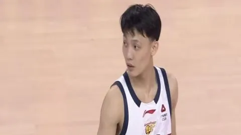 揭秘法甲巅峰对决：巴黎圣日耳曼能否全场横扫，独占鳌头？