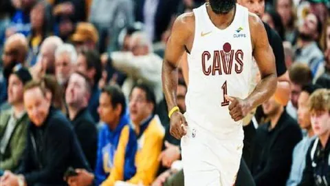 梅西加盟巴黎条件：要求出售姆巴佩签约阿圭罗